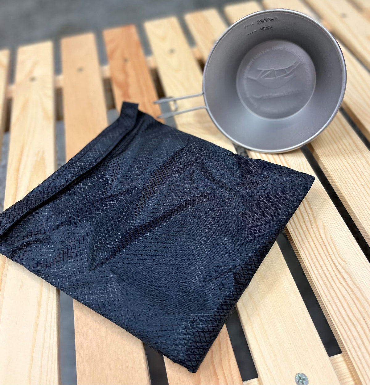Titanium Sierra Cup Embossed 260（チタン シェラカップ エンボス260）